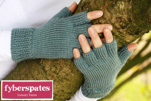 Claudya Mittens