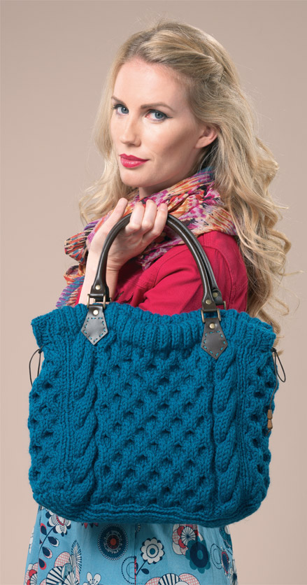 Cabled tote bag