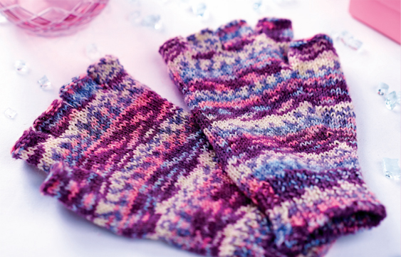 Lucinda Ganderton’s self-patterning fingerless gloves!
