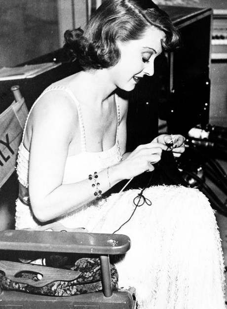 Amazing Photos Of 11 Iconic Actresses Who Loved To Knit Knitting Blog
