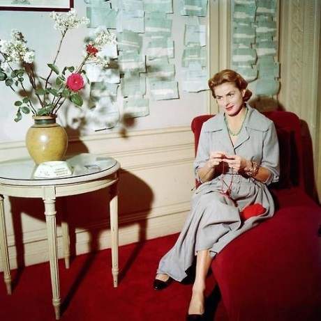 Amazing Photos Of 11 Iconic Actresses Who Loved To Knit Knitting Blog