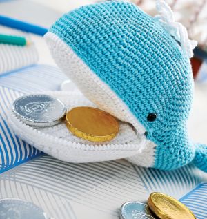 Melville the whale zip purse