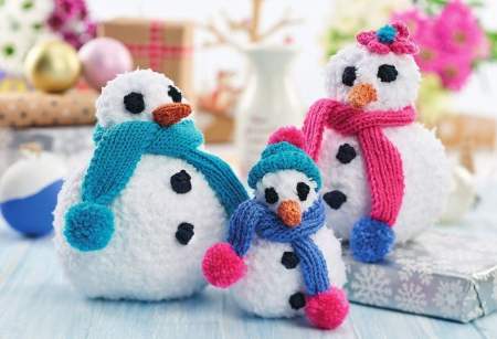 Simple Snowman Family Knitting Pattern