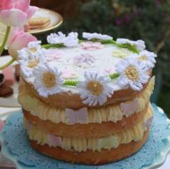 10 Ways With Knitted Flowers