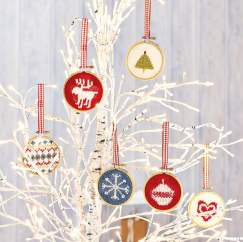 Hoop Christmas Tree Decorations Knitting Pattern