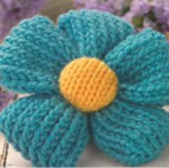 Quick knit flower brooch Knitting Pattern