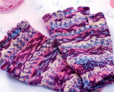 Self-patterning Fingerless Gloves Knitting Pattern