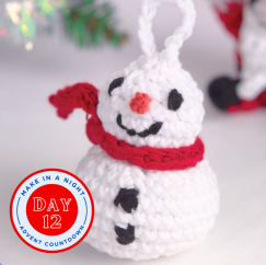 Advent Day 12: Crochet Snowman Decoration Knitting Pattern