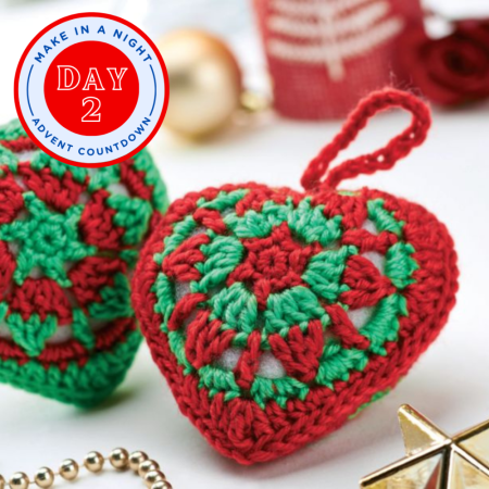Advent Day 2: Heart Shaped Baubles crochet Pattern