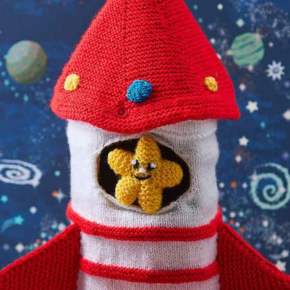 Astro Dog Playset Knit-Along Part One: Aliens and Star Knitting Pattern