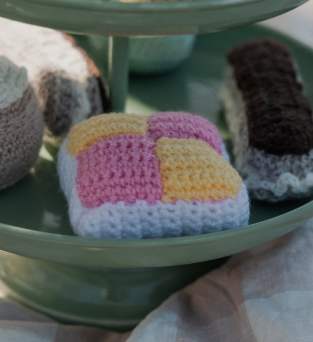 Battenberg Crochet Pattern | A Little Bit Crafty Knitting Pattern