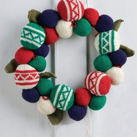 Christmas Bauble Garland Knitting Pattern