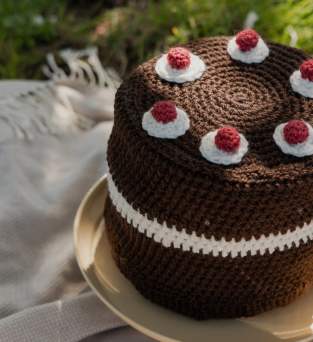 Black Forest Gateau Crochet Pattern | A Little Bit Crafty Knitting Pattern