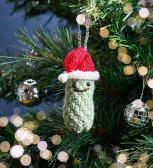 Christmas Pickle Bauble Knitting Pattern Knitting Pattern