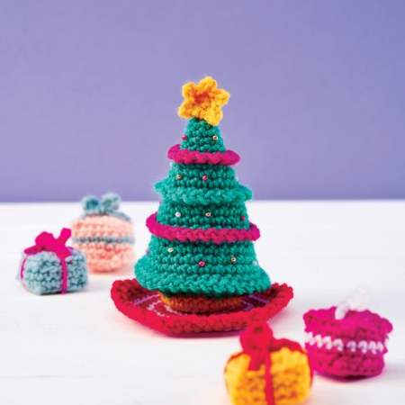 Christmas Tree Scene crochet Pattern