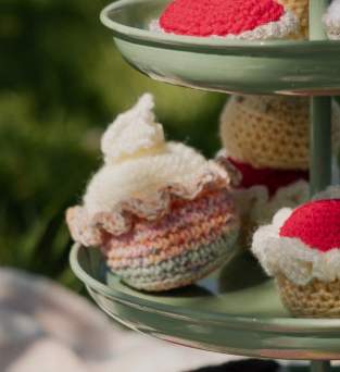 Cupcake Crochet Pattern | A Little Bit Crafty Knitting Pattern