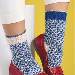 Diamond socks Knitting Pattern