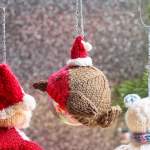 Christmas Robin | Fillable Bauble Knitting Pattern Knitting Pattern