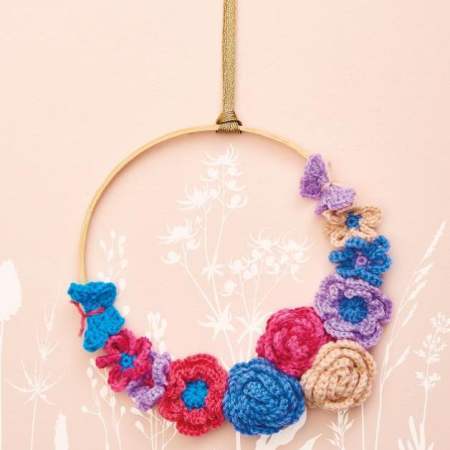 Flower & Butterfly Wreath crochet Pattern