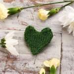 Easy Green Heart Brooch Knitting Pattern