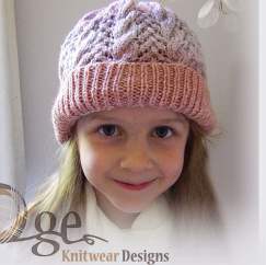 Lace and cable kid’s hat Knitting Pattern