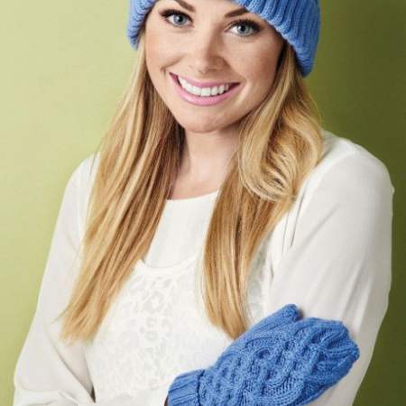 Cable hat and mittens Knitting Pattern