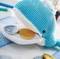 Melville the whale zip purse Knitting Pattern