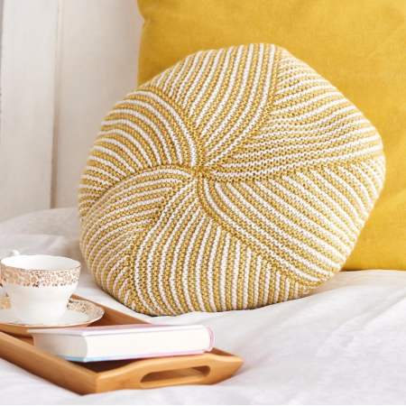 Pinwheel Stripe Cushion Knitting Pattern