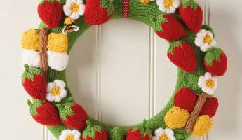 Strawberry Floral Spring Wreath Knitting Pattern