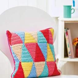 Triangle Cushion Knitting Pattern