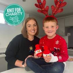 Snowman Chocolate Orange Cover | Cystic Fibrosis Trust Knitting Pattern