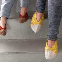 Two-tone Slippers Knitting Pattern