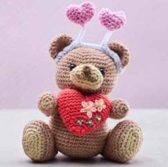 Love Bug Valentine’s Bear Crochet Pattern - Crochet Pattern