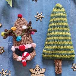 Christmas Gonk (Gnome) Wreath Part Two Knitting Pattern