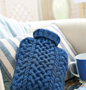 Cabled hot water bottle cover
