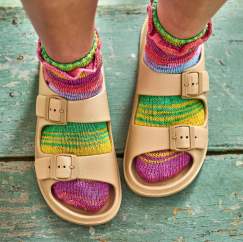 Self-striping ankle socks Knitting Pattern