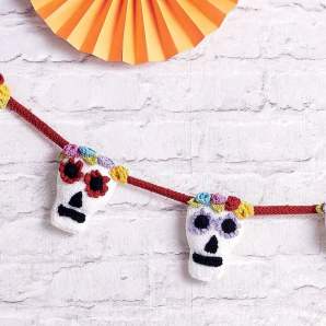 Day Of The Dead Sugar Skull Halloween Bunting Knitting Pattern