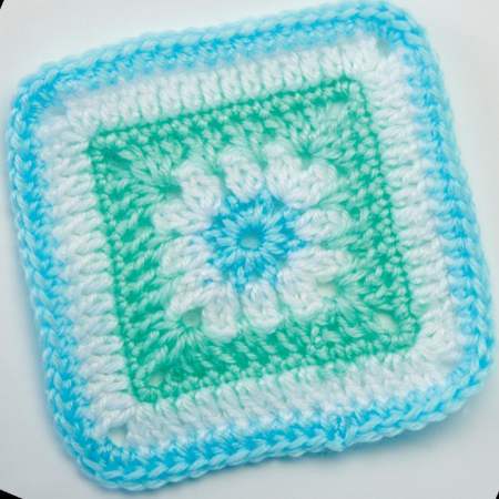 White Daisy Granny Square crochet Pattern