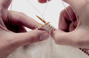 How to strand and weave Fair Isle motifs using both hands-1 - Step 1