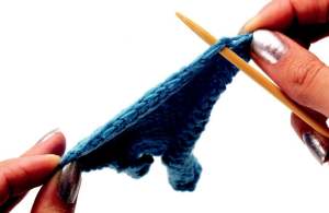 Picking up stitches on a selvedge - Step 1